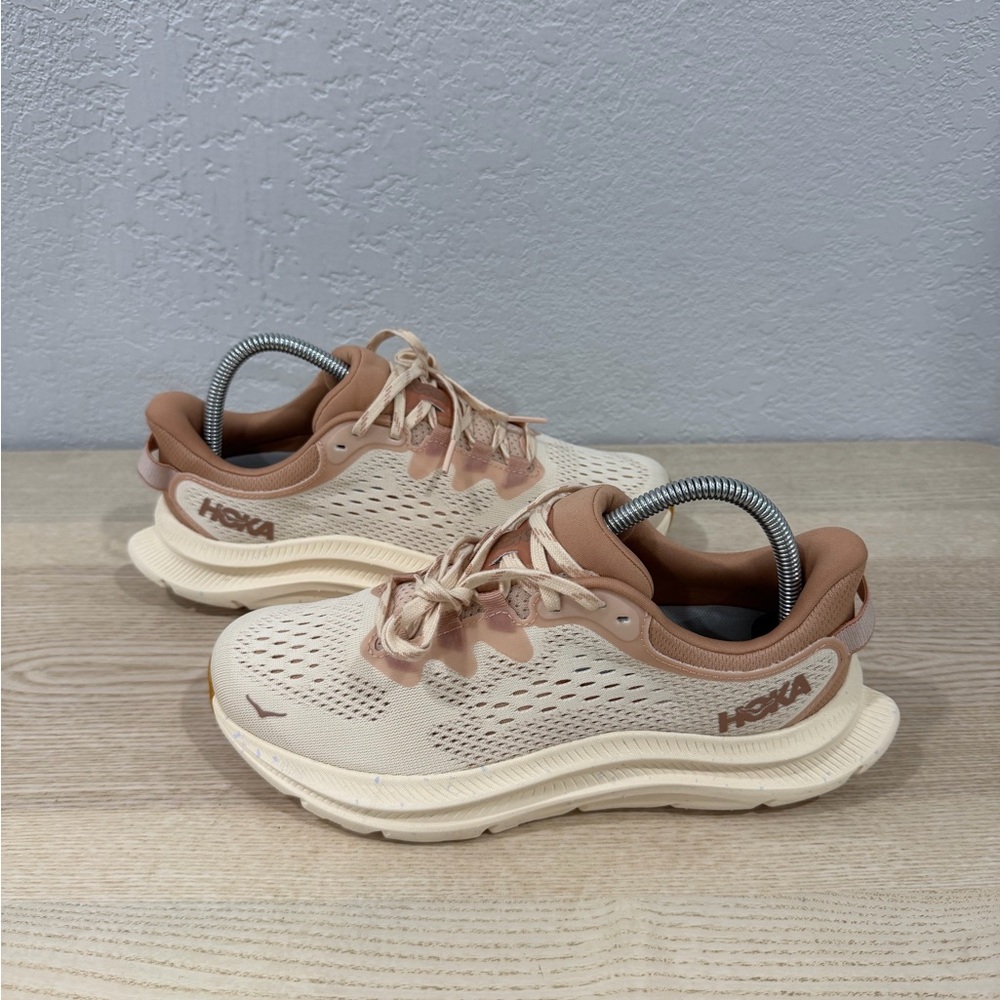 Hoka Kawana, womens